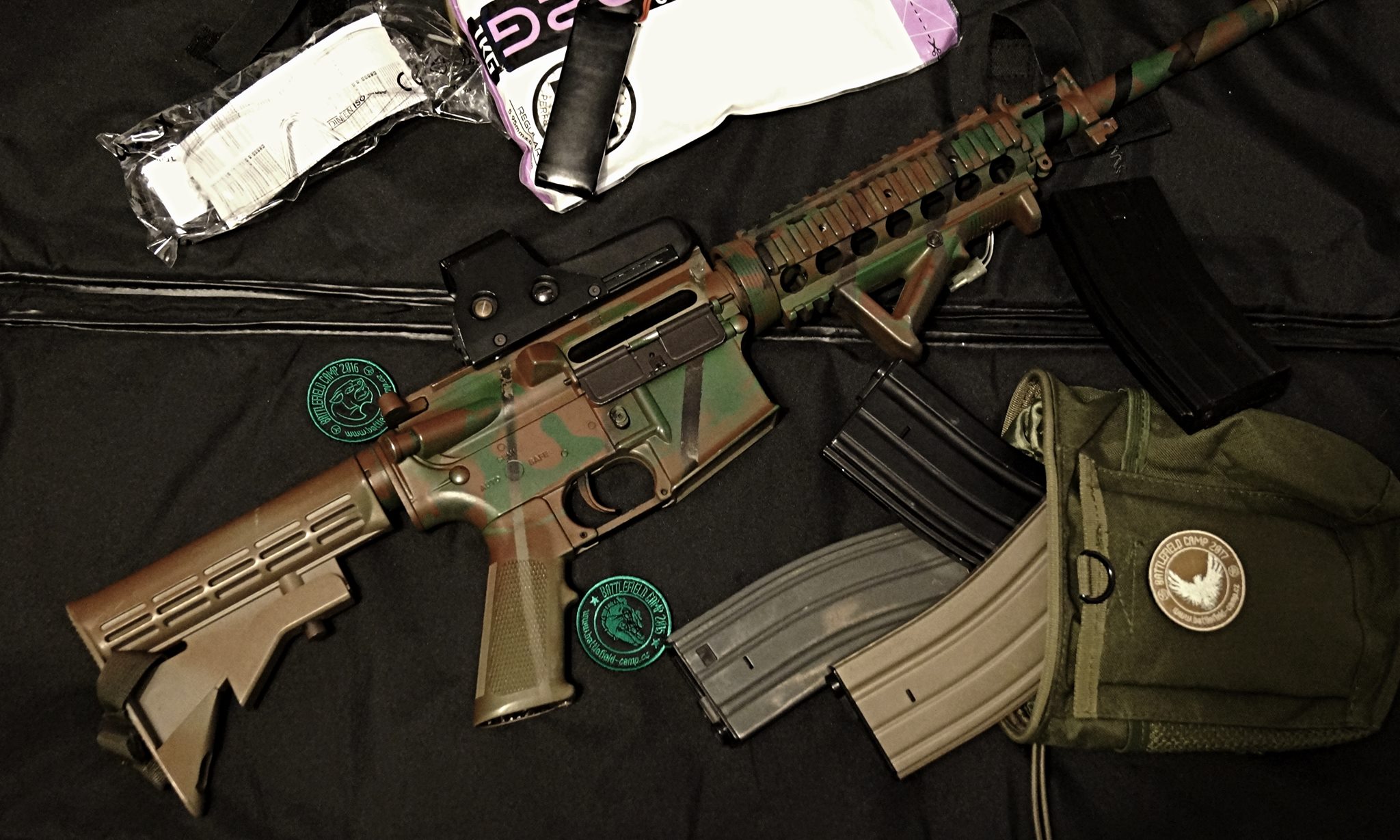  - obrázek zbraň AR15 (M4) Camo - 